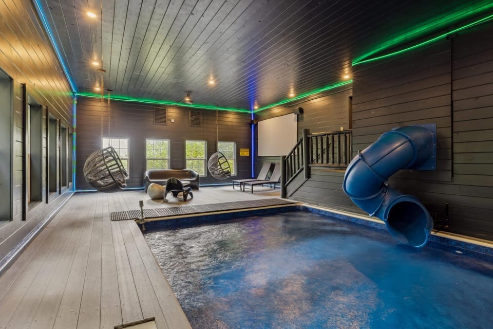 Star-a-Lago - 11-Bedroom Smoky Mountain Cabin with Pool, Hot Tubs, Theater, and Game Room Cabin in Sevier County