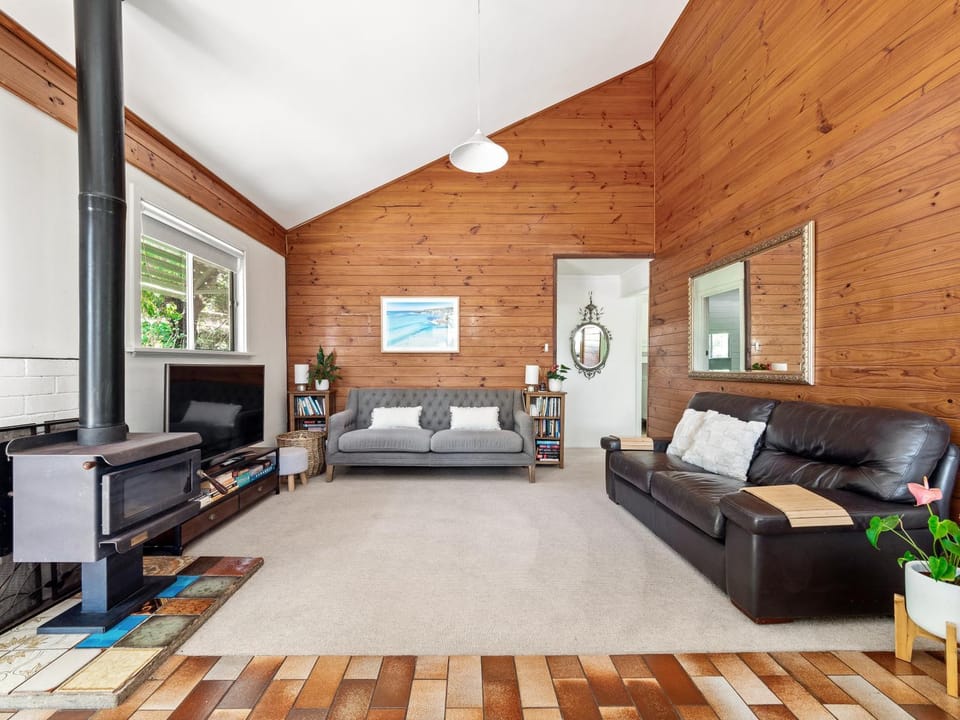 TV and multimedia, Living room, Seating area, fireplace