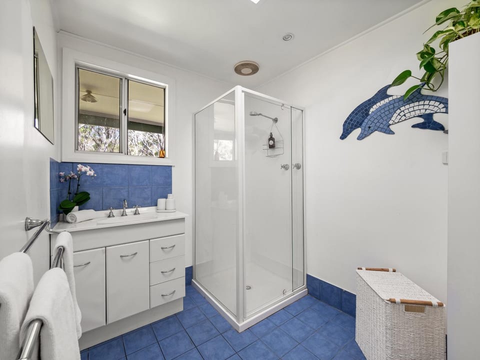Bathroom, towels