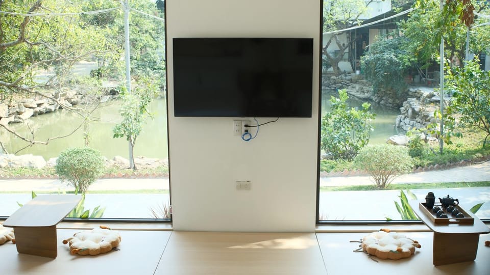 TV and multimedia, Lake view