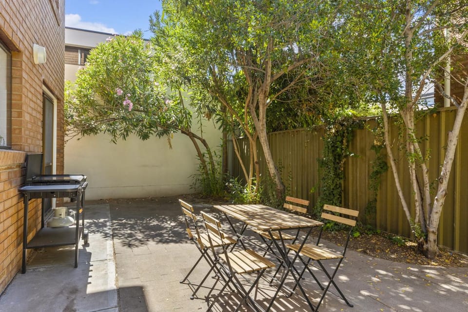 Coastal 3-Bed House with BBQ and Private Courtyard House in Adelaide