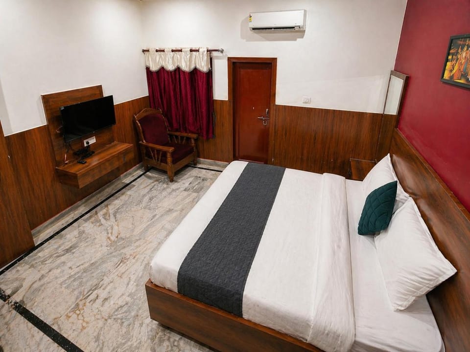 Bed, Bedroom, air conditioner
