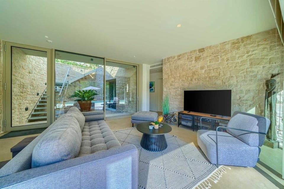TV and multimedia, Living room, Seating area