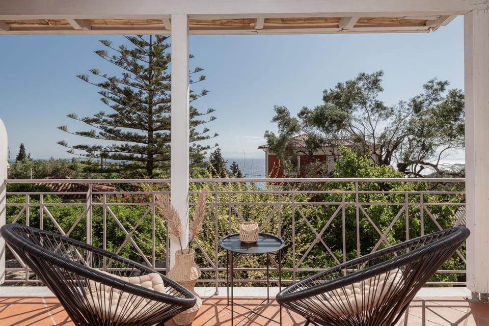Natural landscape, View (from property/room), Balcony/Terrace, Garden view, Sea view