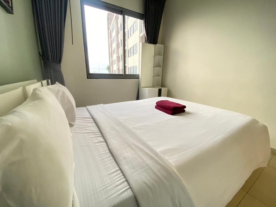 High Floor Sea View 2 Bed Room- Excellent Location Apartment in Pattaya City