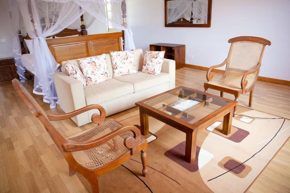 Seating area, Bedroom