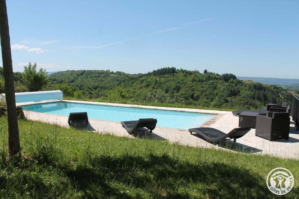 Gîte de France à Altillac 4 épis - Gîte de France 8 personnes MAE-0731 Apartment in Nouvelle-Aquitaine