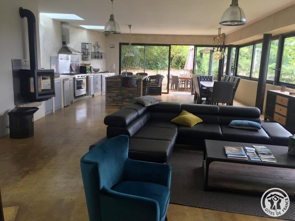 Gîte de France à Altillac 4 épis - Gîte de France 8 personnes MAE-0731 Apartment in Nouvelle-Aquitaine