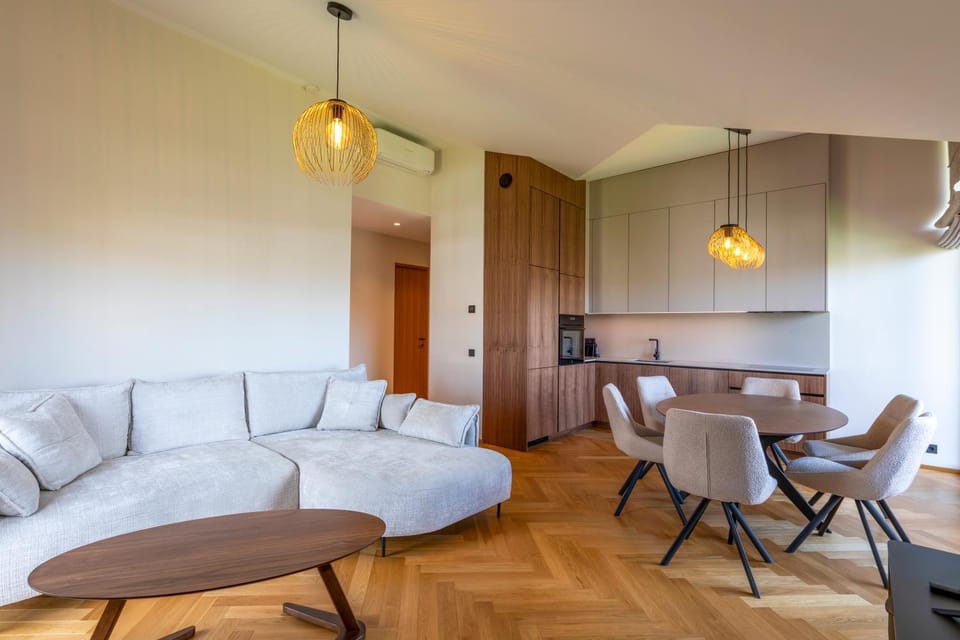 Kitchen or kitchenette, Living room, Seating area, Dining area