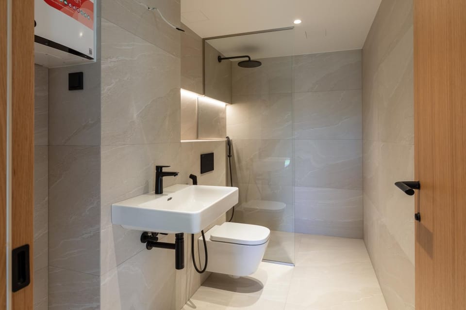 Shower, Toilet, Bathroom