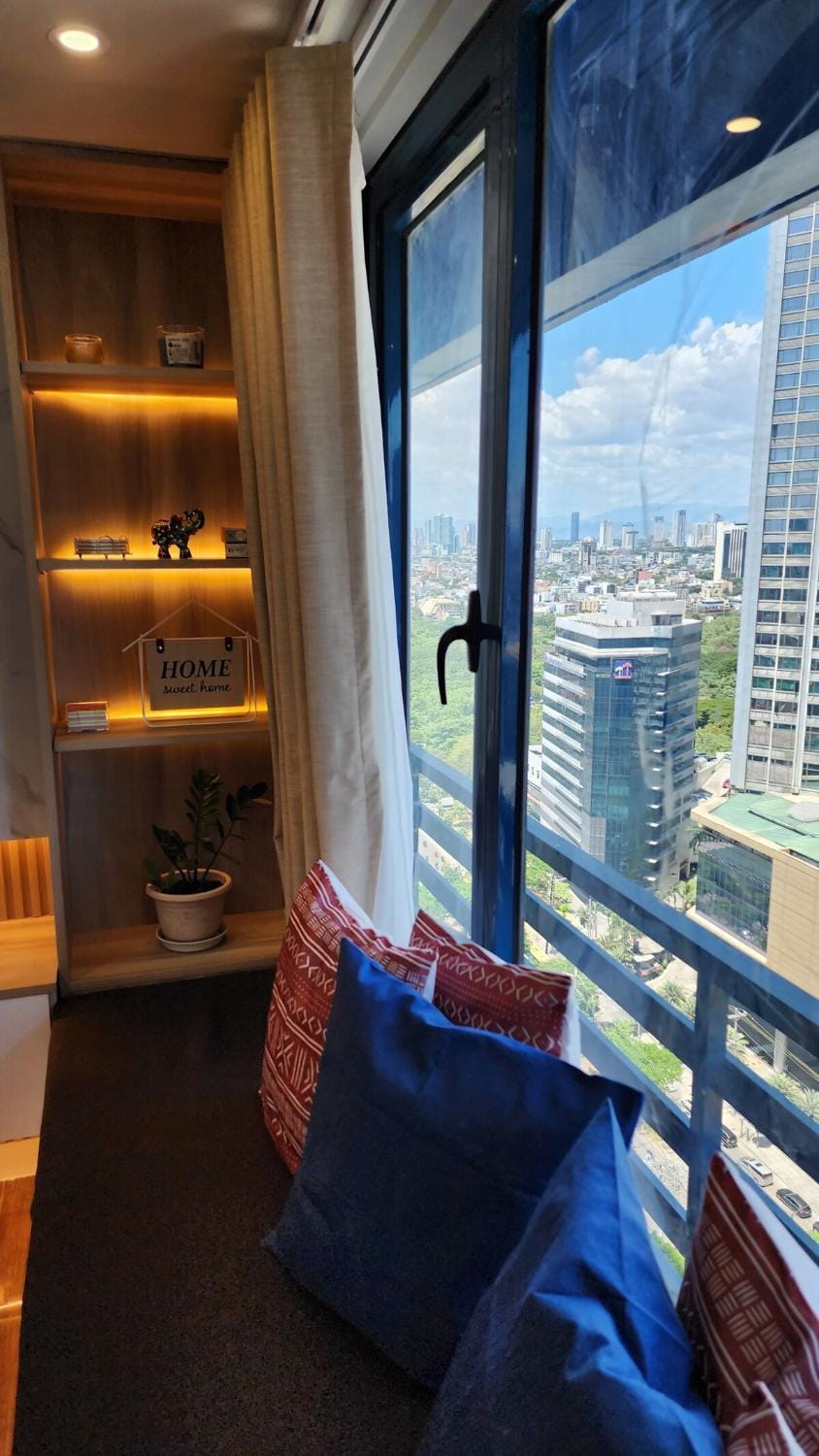 Air residence Fantasy Sophisticated Heaven on earth Gym Swim Park 300 MB Apartment in Pasay