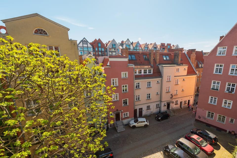 Day, Neighbourhood, City view, Location