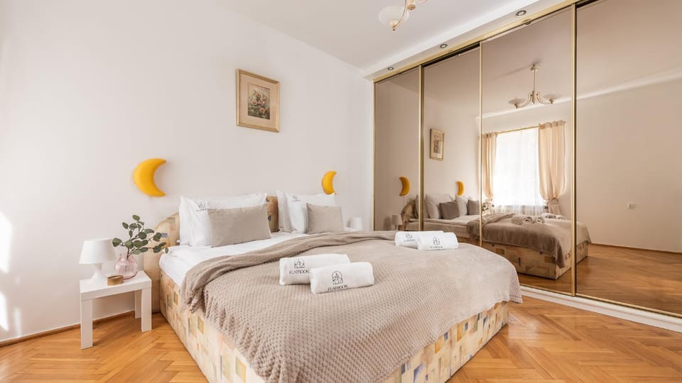 Bed, Photo of the whole room, Bedroom, towels, wardrobe