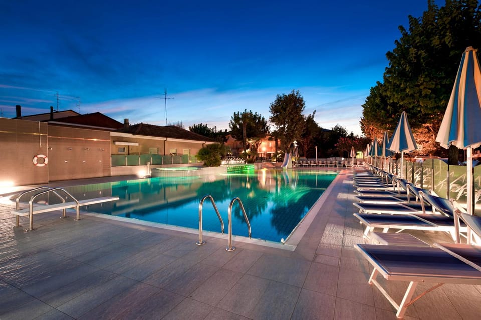 Day, Solarium, Pool view, Swimming pool, Swimming pool, sunbed