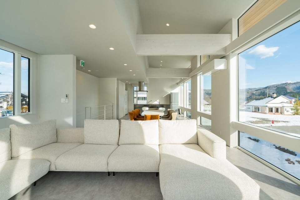 MK Hakuba, Great Mountain Views Chalet in Hakuba