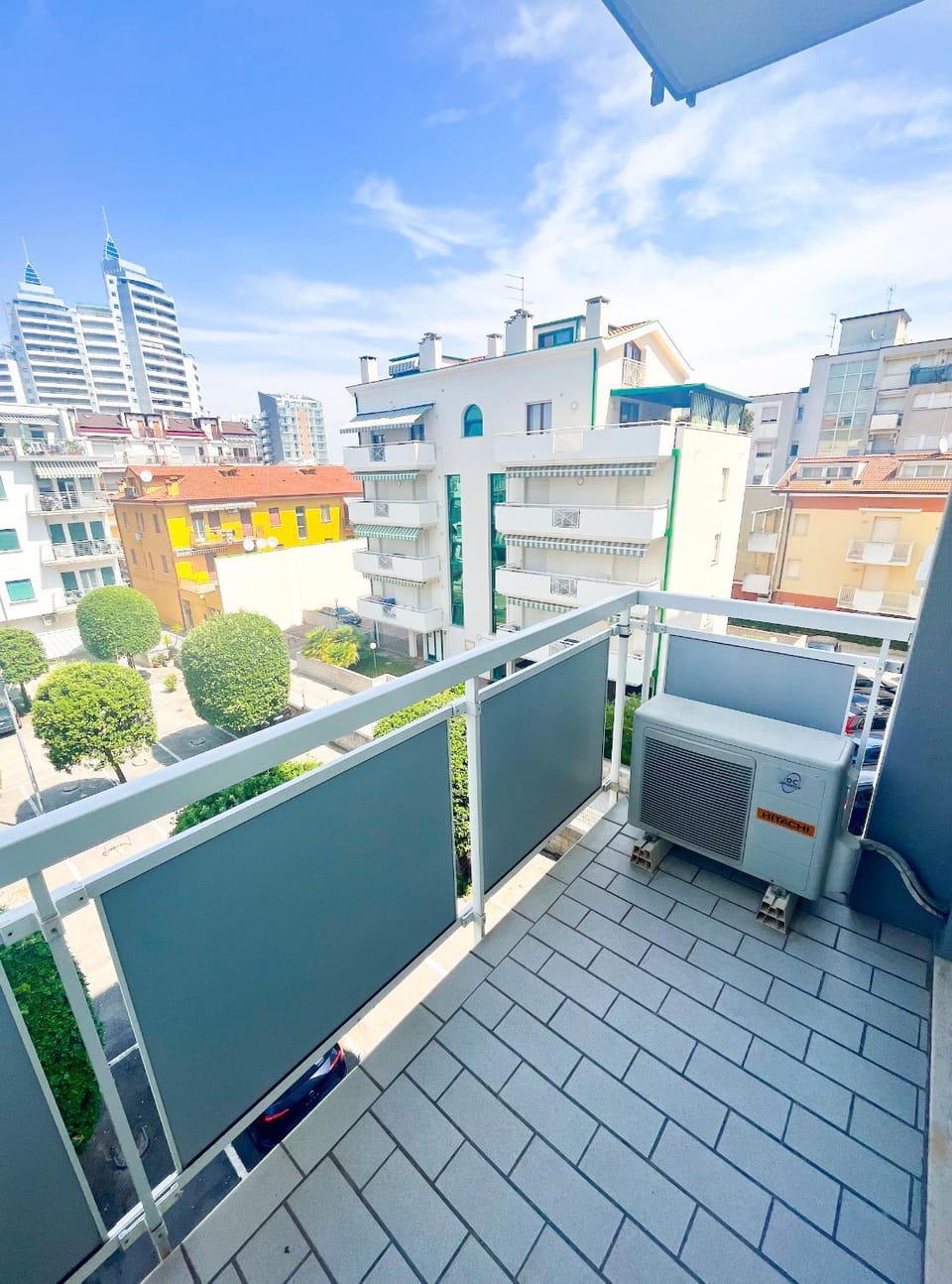 Day, View (from property/room), Balcony/Terrace, City view