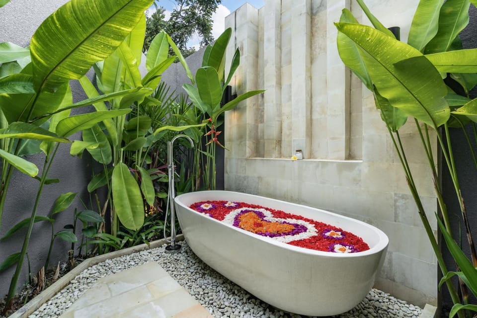 Natural landscape, Garden, Garden view, Bath