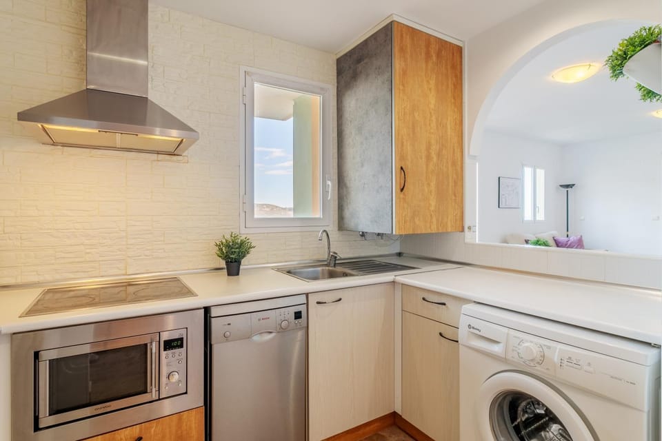 Kitchen or kitchenette, Living room