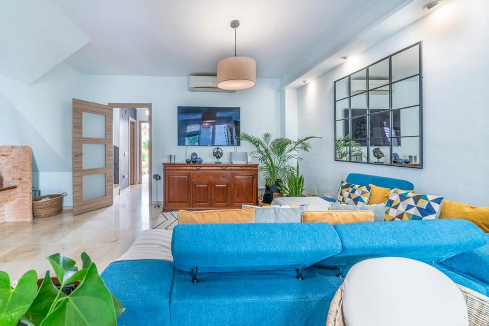 TV and multimedia, Living room, Seating area