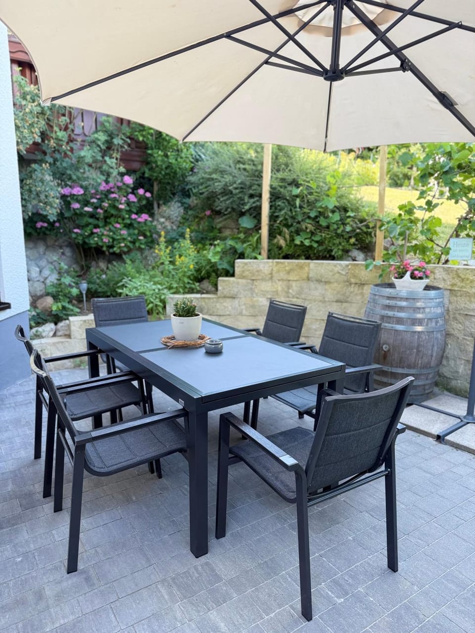 Summer, BBQ facilities, Garden, Seating area, Dining area, Garden view