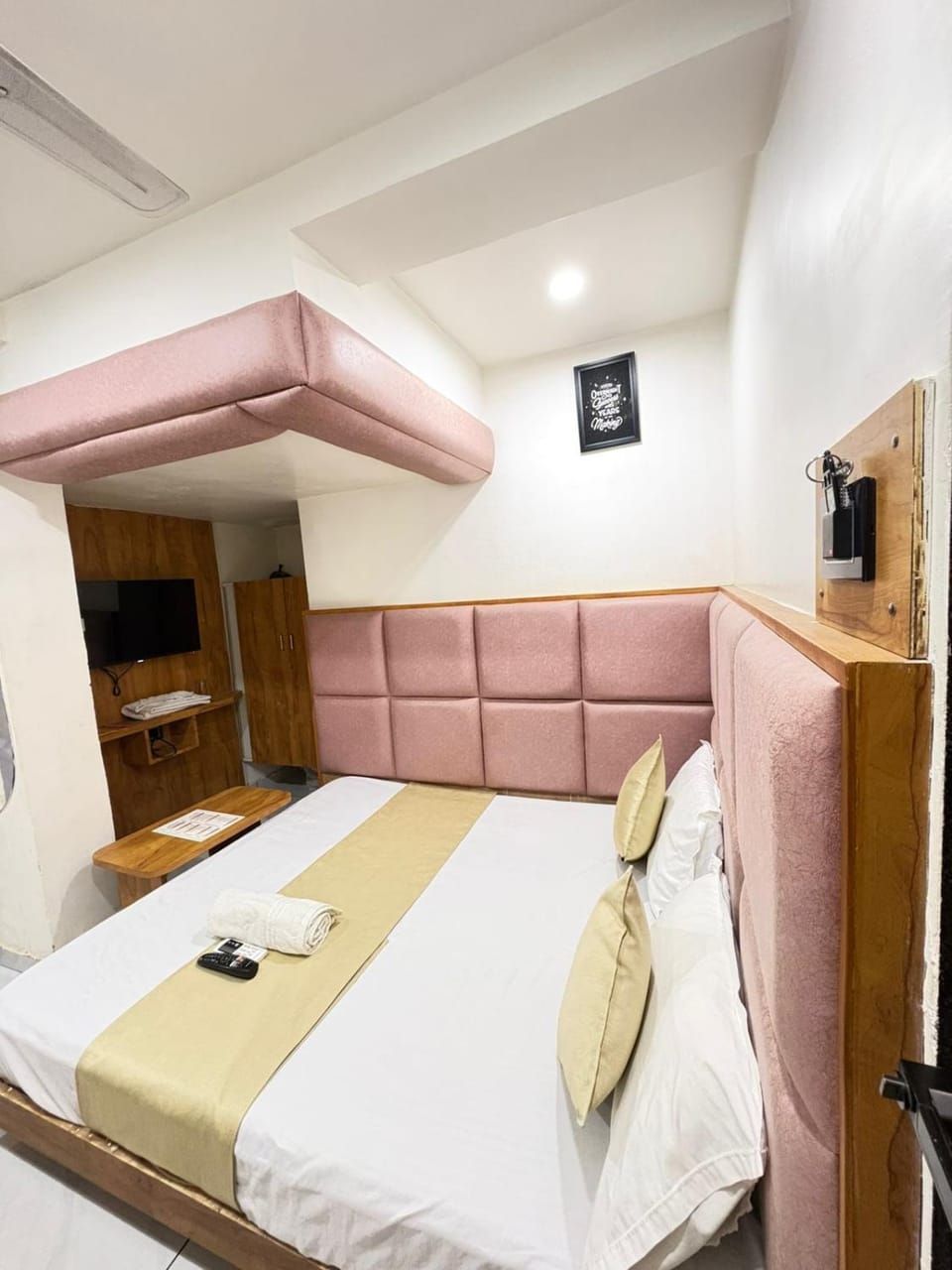 Hotel Skyland Hotel in Ahmedabad