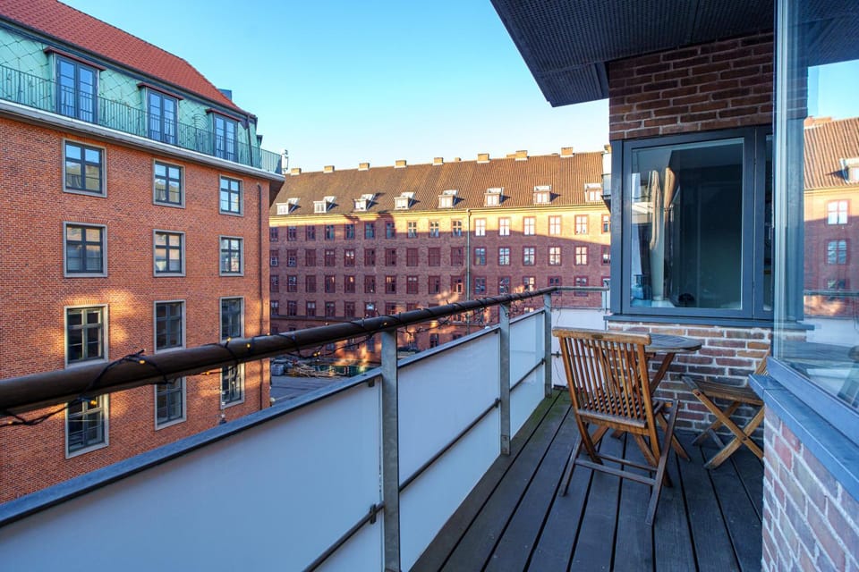 Spacious & Comfortable Apartment Near Tivoli & Metro Apartment in Copenhagen