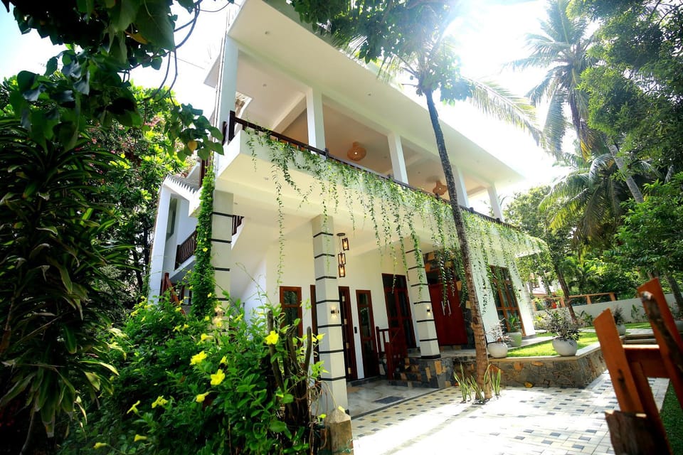 Property building, Garden, Garden view, Garden view