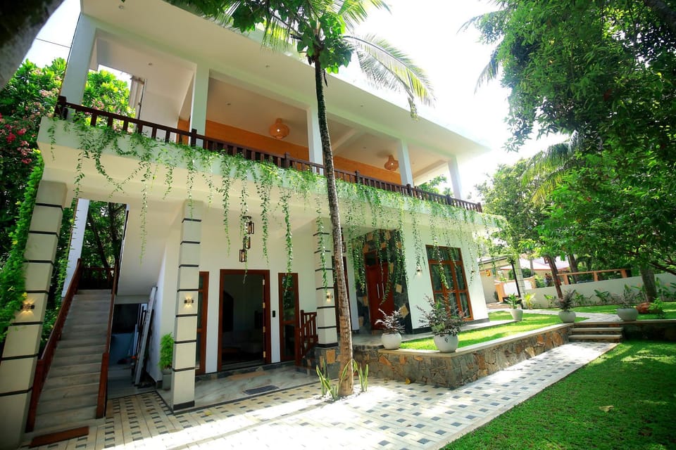 Property building, Day, Garden