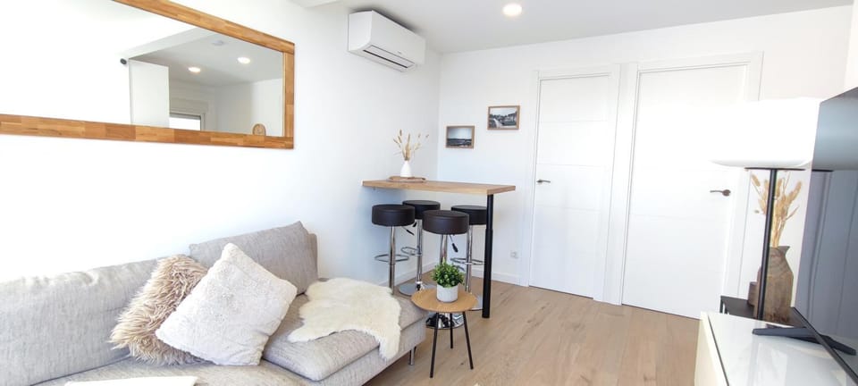 TV and multimedia, Living room, air conditioner