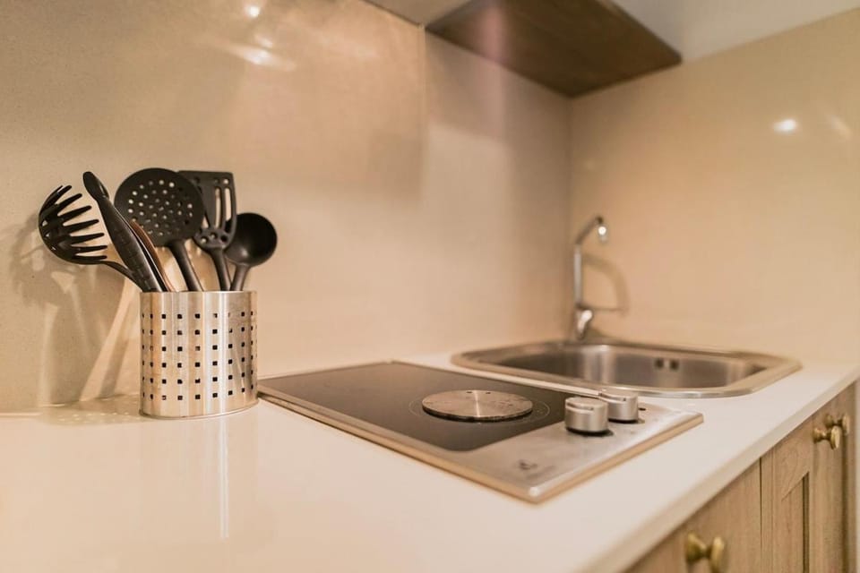 Sassi Suite - Elegant Historic Home Apartment in Matera