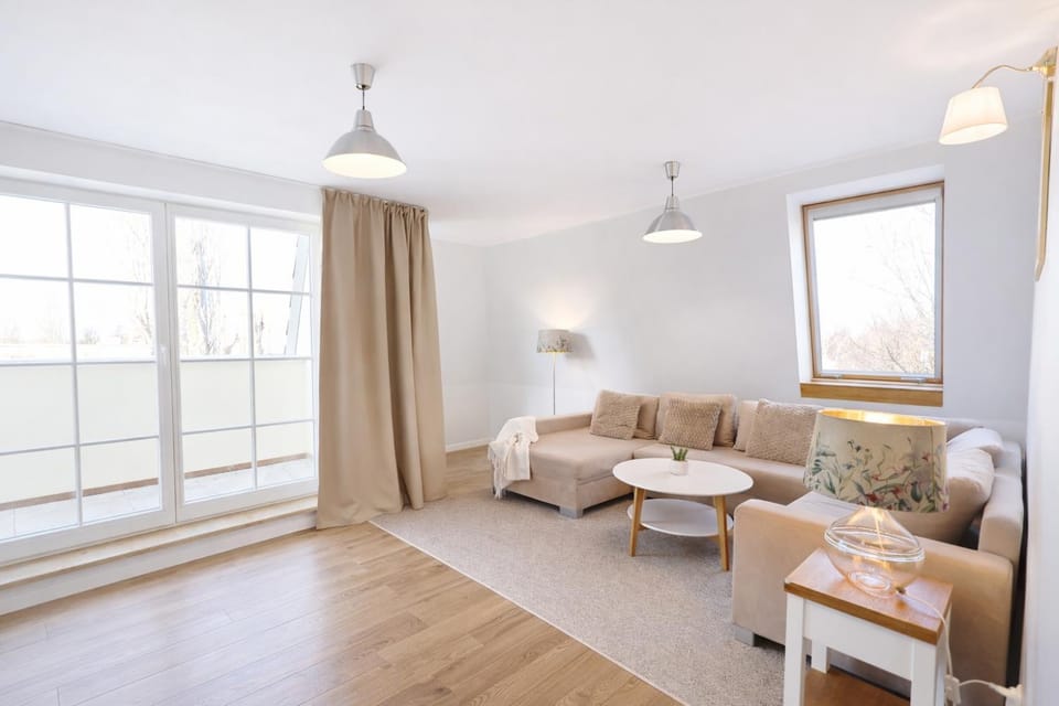 Bed, Living room, Photo of the whole room, Seating area