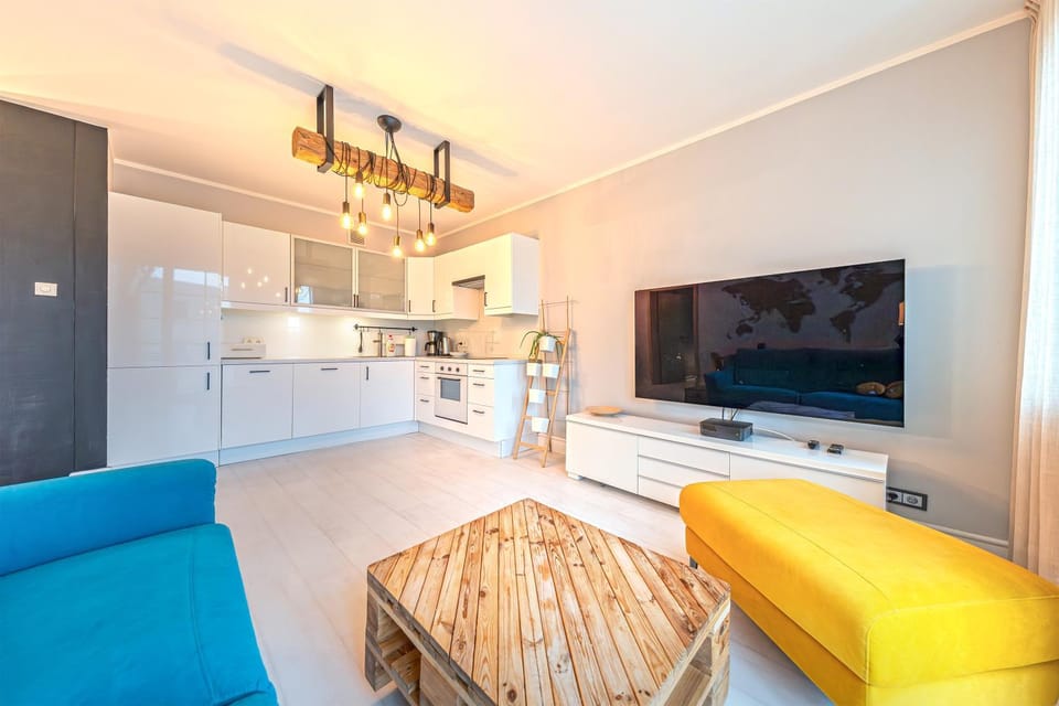 Kitchen or kitchenette, oven, pet friendly, stove