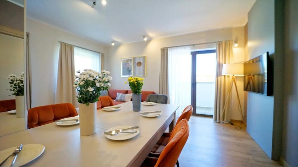 Apartament z tarasem REZYDENCJA KARKONOSKA - Apartamentuj Apartment in Lower Silesian Voivodeship