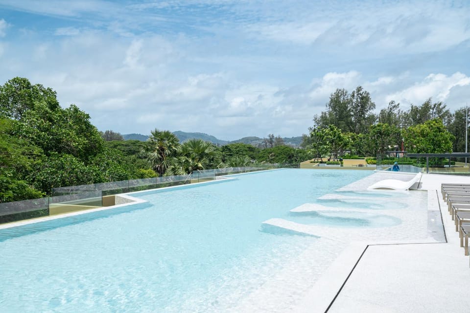 Swimming pool, sunbed