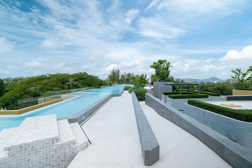 Day, Swimming pool