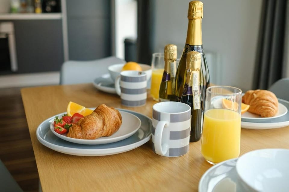 Elegant 2 Bed Flat in East London Apartment in London