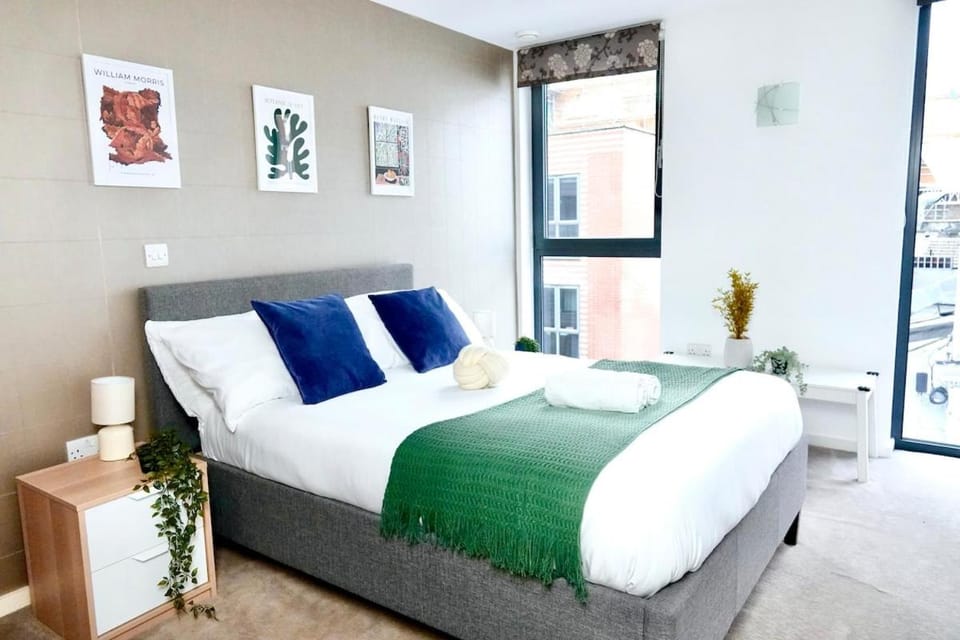 Elegant 2 Bed Flat in East London Apartment in London