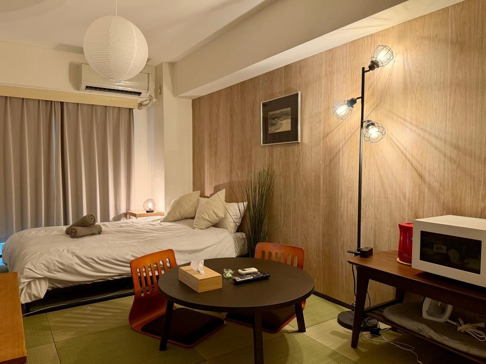 ZenAbode穏 Calming room with warmth of wood Apartment in Shinjuku
