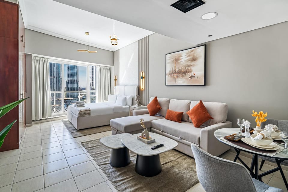 Stylish JLT Studio Lakeview Metro FrontMarina Apartment in Dubai