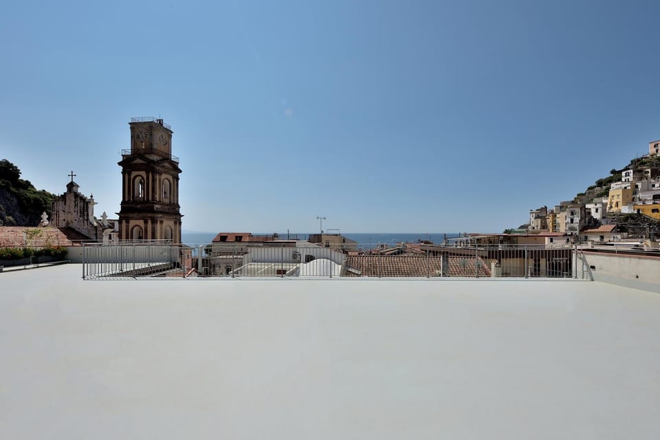 City view, Sea view