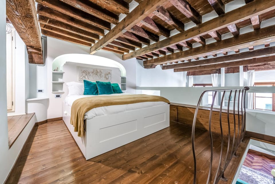 Hostly-Suite Magnifica Al Borgo-Central Elegance Apartment in Pisa