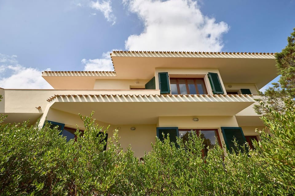 Property building, Spring, Day, Garden, View (from property/room), Balcony/Terrace, Garden view