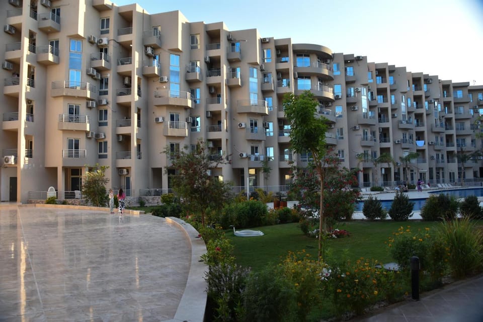 Property building, Garden view