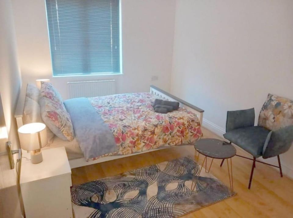 Quibid Cozy Downtown Apartment QS013 Apartment in Dartford