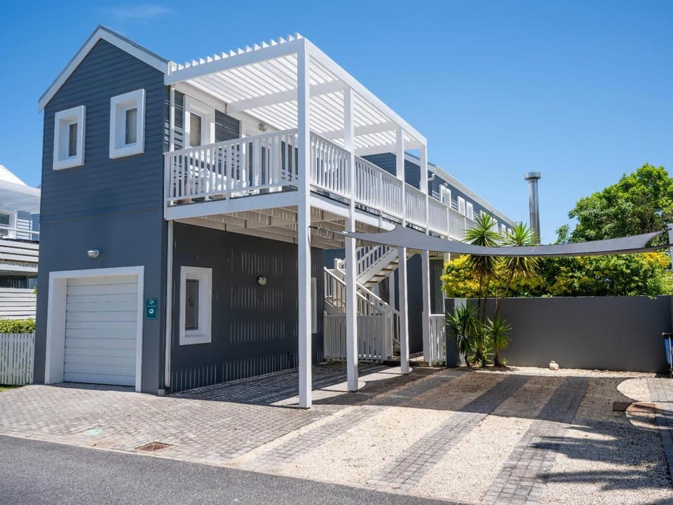 Property building, Photo of the whole room