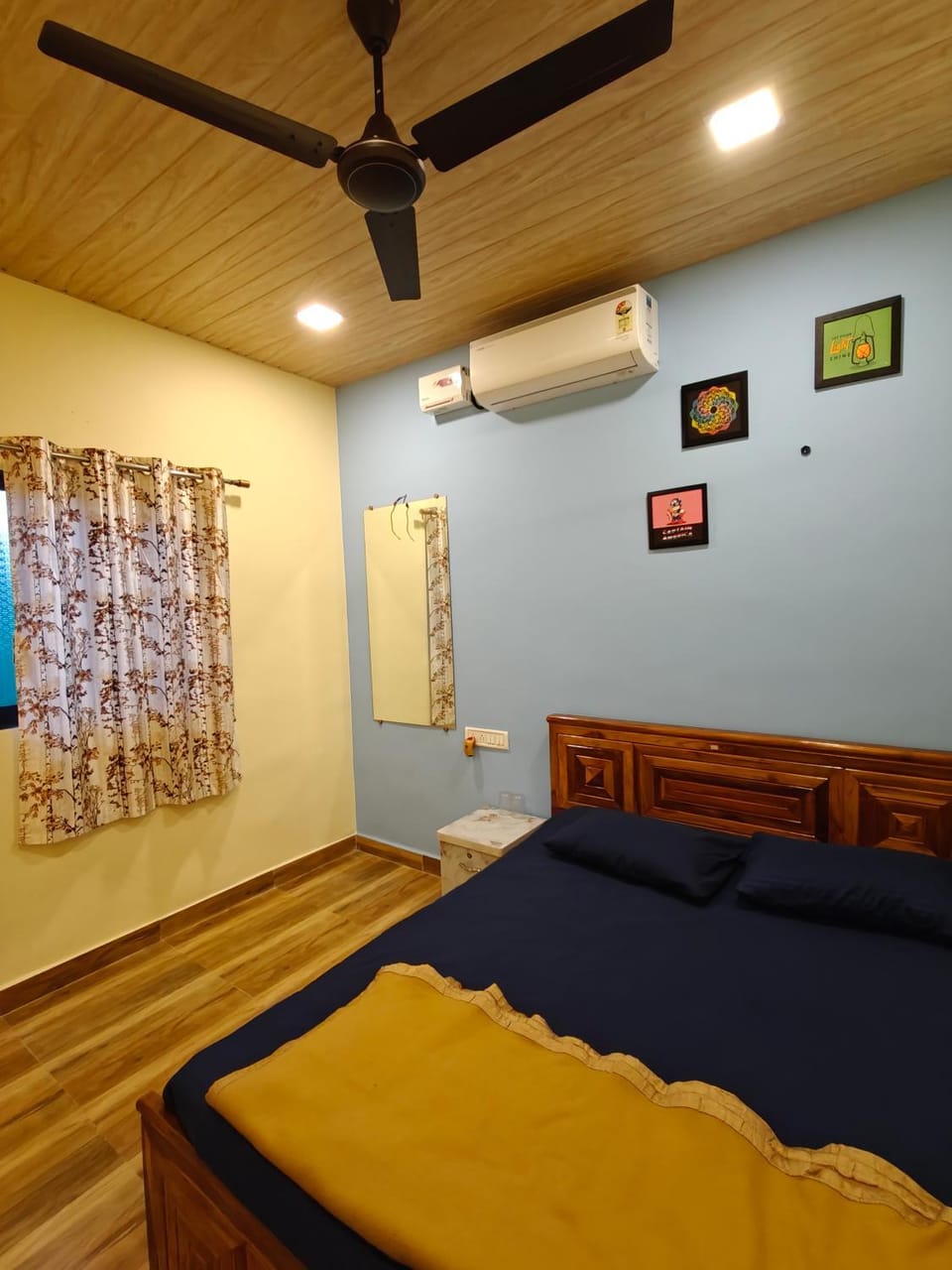 Bed, Photo of the whole room, air conditioner