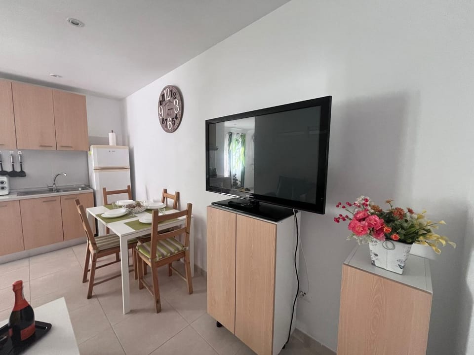 Communal lounge/ TV room, TV and multimedia, Kitchen or kitchenette