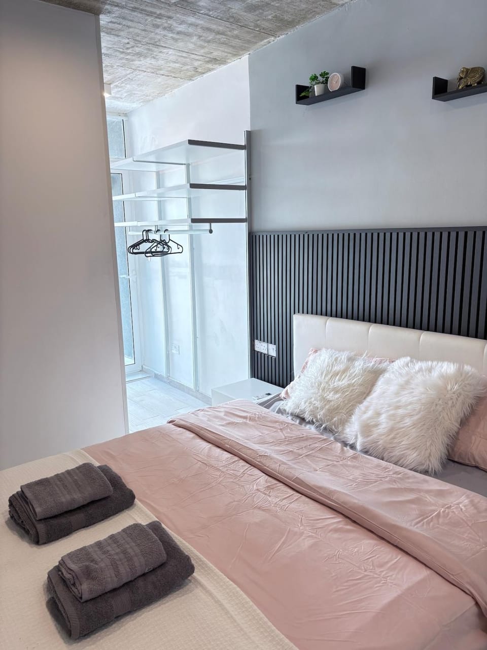 Paceville - 4A - Seaview 2BR, Near Beach & Bars Apartment in Saint Julians