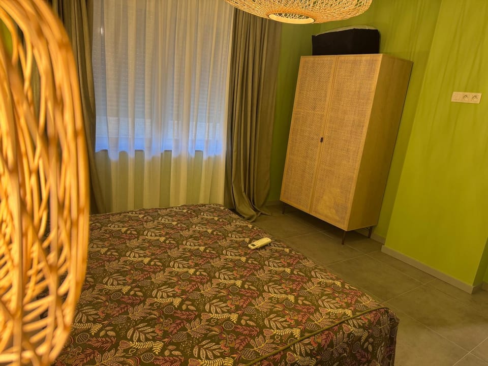 Bed, Photo of the whole room, Bedroom, wardrobe