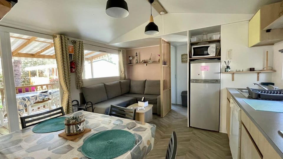Living room, Dining area, microwave, kitchen